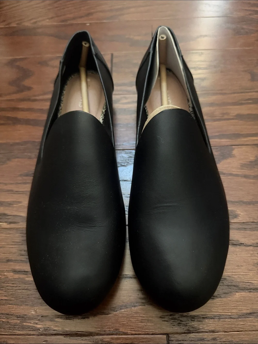 TOMS Darcy black leather Slip on Loafers Size US Size 8